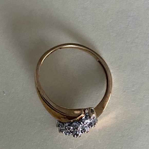 Exquisite Solid 10K Yellow Gold Clustered Bypass Diamond Ring. Elegant & Glitter - Picture 6 of 11